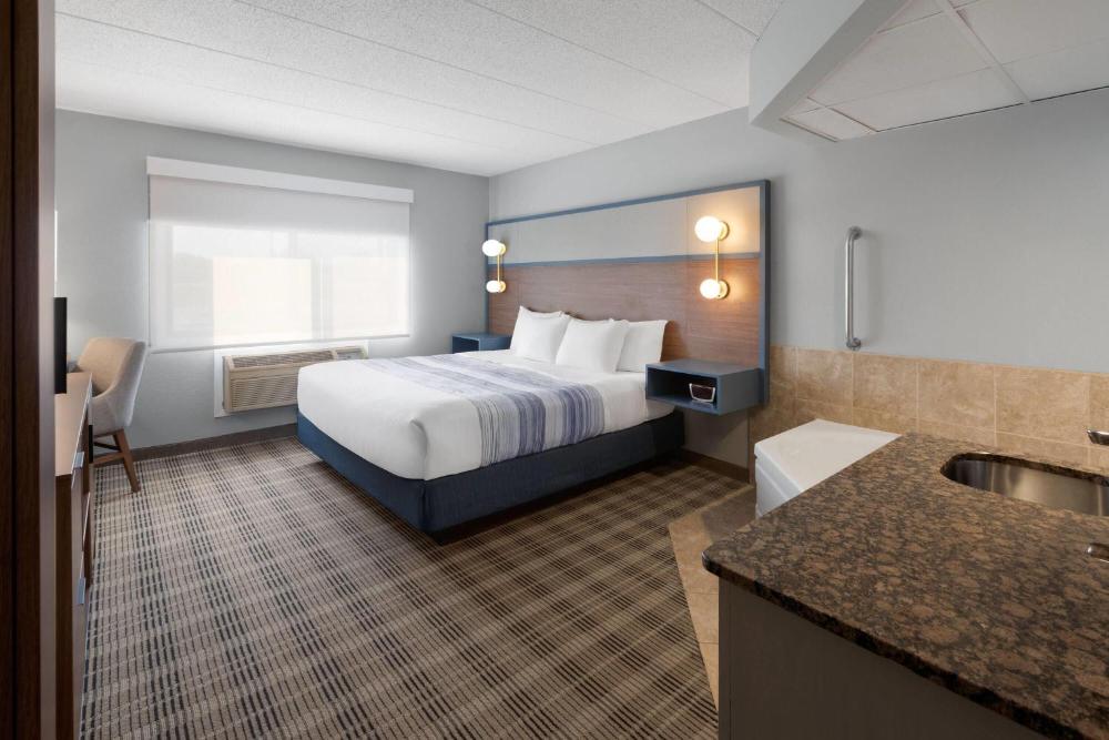 Deluxe King Studio Suite - Non-Smoking interior