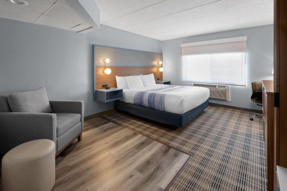 King Room - Non-Smoking interior